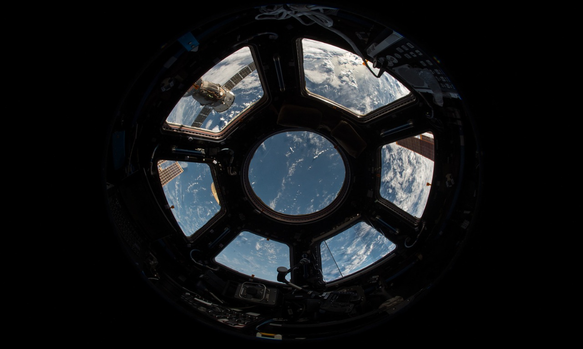 iss-1030777_1280
